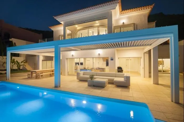 Villa Aqualuna contacts